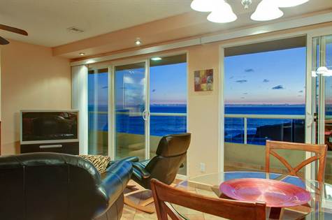Oceanfront at La Jolla Real