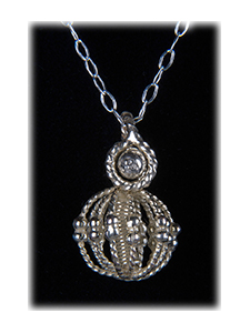 MiniUnityPHSilverwithChainFEATHERED2.jpg MiniUnityPHSilverwithChainFEATHERED2.jpg