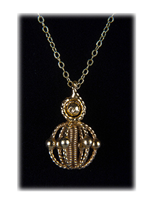 MiniLCPhGoldwithChainFEATHERED.jpg MiniLCPhGoldwithChainFEATHERED.jpg